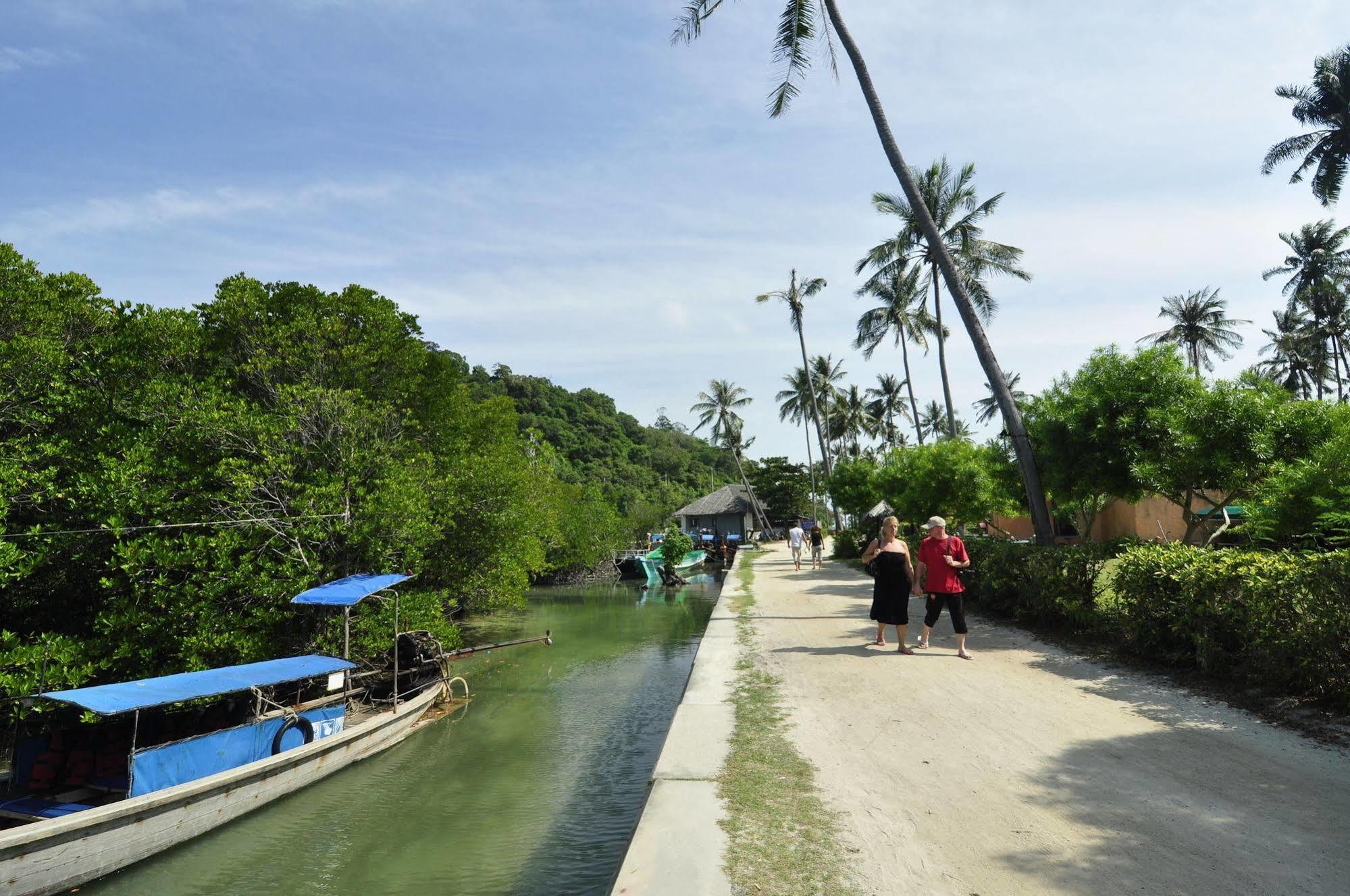 Ba Kao Bay Station touristique Koh Phi Phi Don